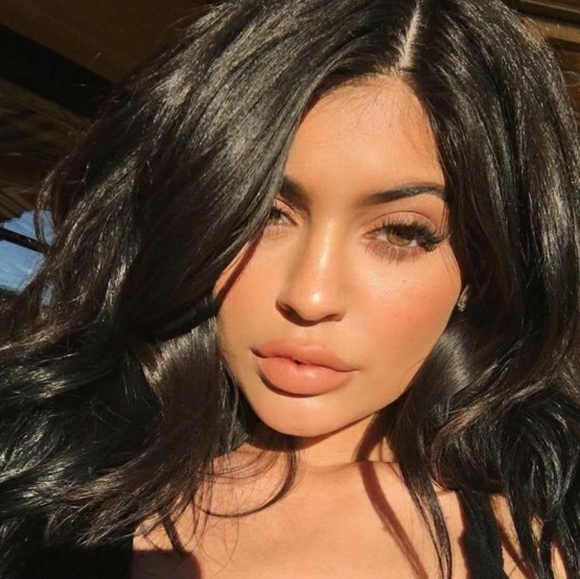 Kylie Cosmetics 💋 • "Nova" Lipstick - Picture 3 of 7